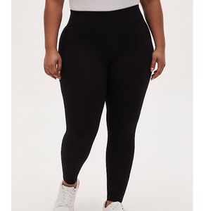 Torrid Studio Slim Fit Black Pixie Pant